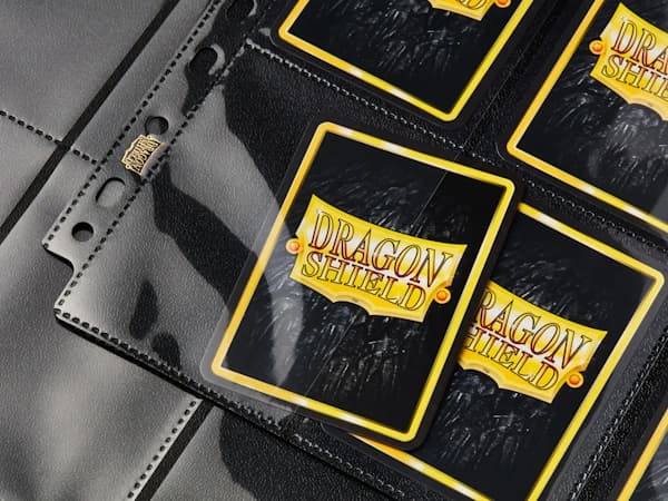 Pagini Dragon Shield cu margini pliate pentru confort la răsfoire