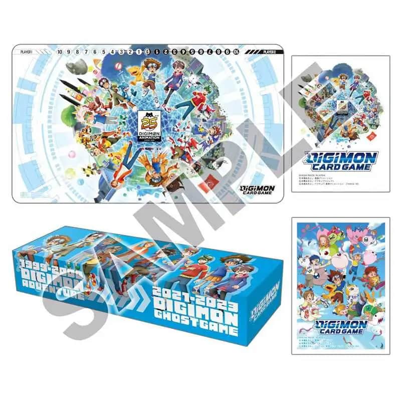 Setul complet Digimon Card Game 25th Anniversary (PB20), incluzând cutia de colecție, playmat-ul desfășurat cu artă aniversară, cele 20 de cărți promoționale și pachetele de sleeves.