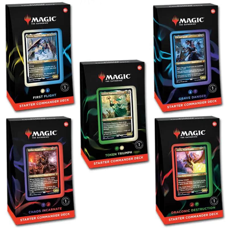 Set complet cu toate cele cinci pachete Magic: The Gathering Commander Starter Decks 2022, ambalate împreună, afișând ilustrațiile distinctive ale fiecărui comandant legendar.