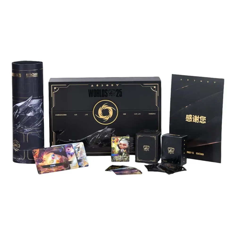 Cutia sigilată a pachetului Riftbound League of Legends Worlds Bundle 2025, ediție exclusivă pentru China, cu design elegant și logo-ul Campionatului Mondial.