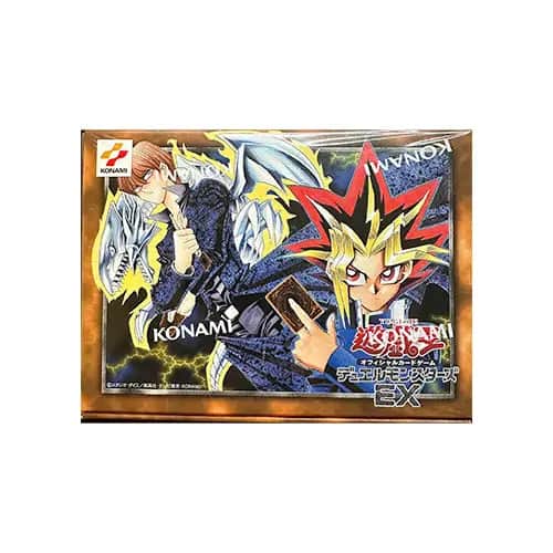 Cutia produsului Yu-Gi-Oh! OCG Duel Monsters EX Reprint Edition, ilustrând pe Yugi Muto și Seto Kaiba într-o postură de duel, cu logo-ul aniversar de 25 de ani.